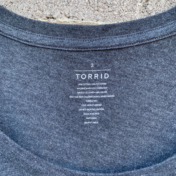 Torrid 3 T-Shirt ''Love Is Not The Answer '' Crossed Out Short Sleeve Size 3xl - Picture 4 of 6